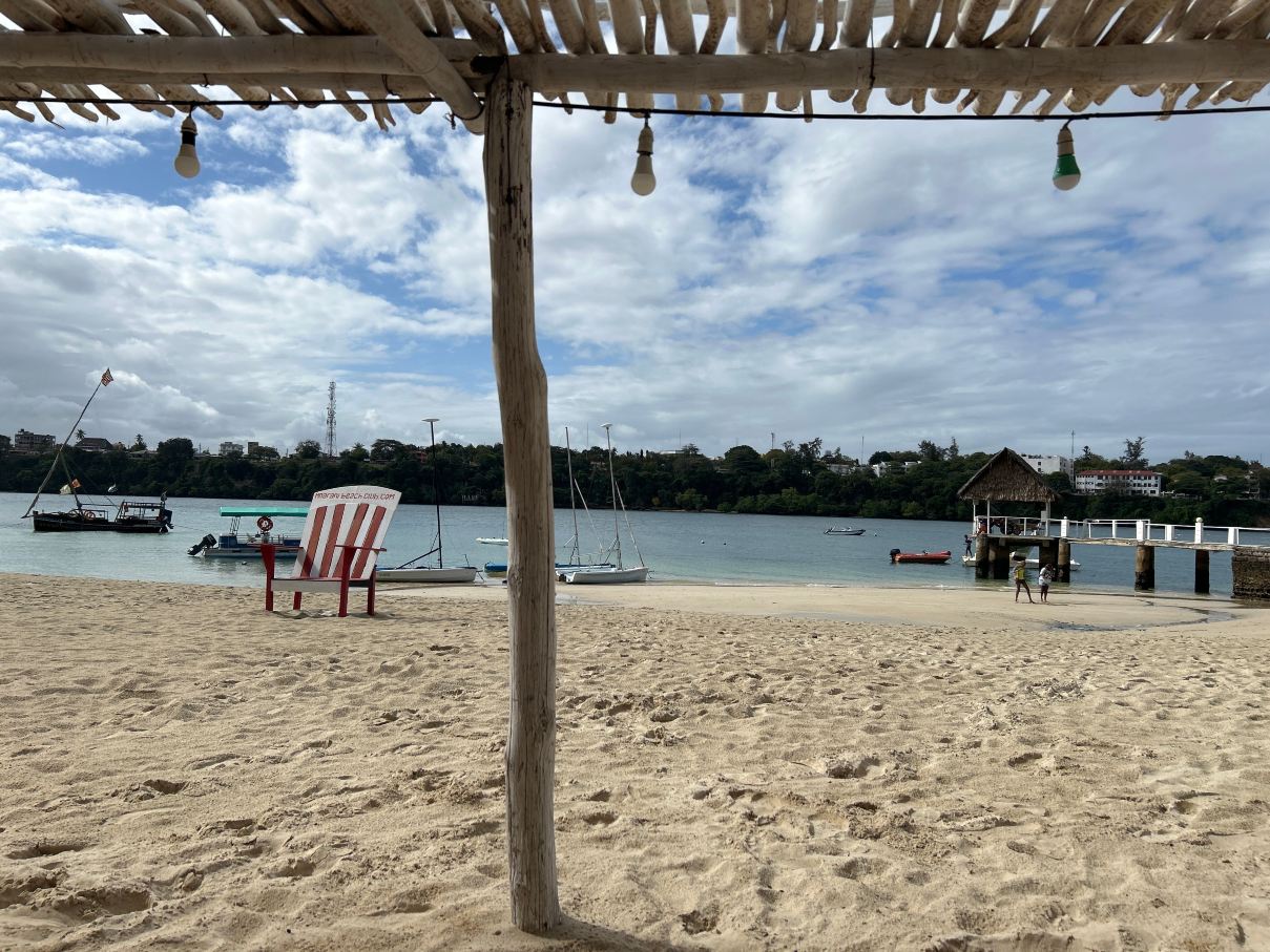 姆纳拉尼海滩俱乐部酒店-旅行者