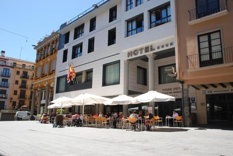 Castejon Del Puente酒店住宿-Gran Hotel Ciudad De Barbastro