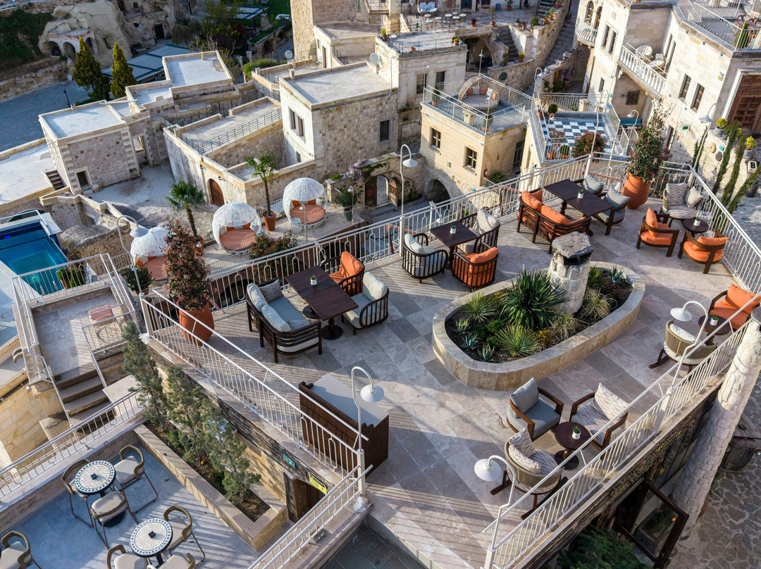 Elika Cave Suites