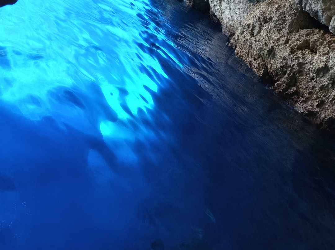THE BLUE SEA MARIES-Porto Vromi必去景点