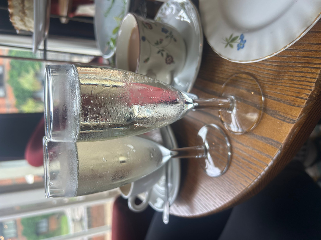 温彻斯特皇家酒店主图