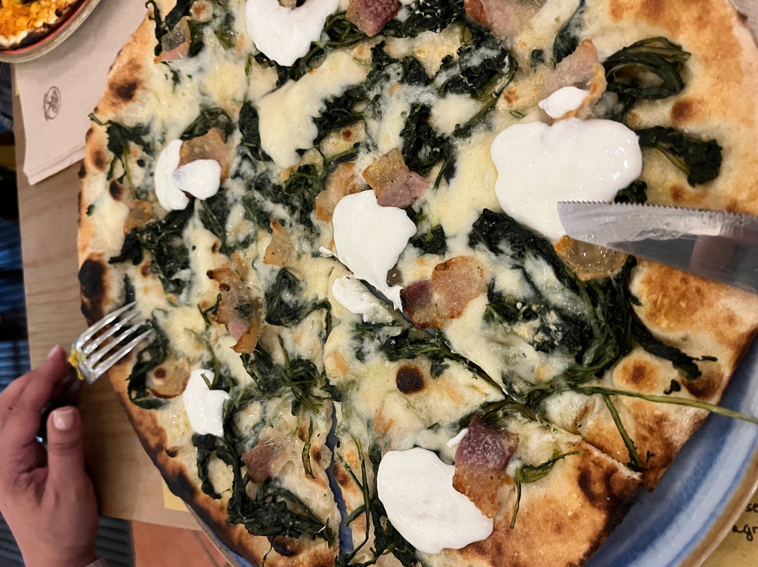 A Mano A Mano Pizzeria - Piccola Capri