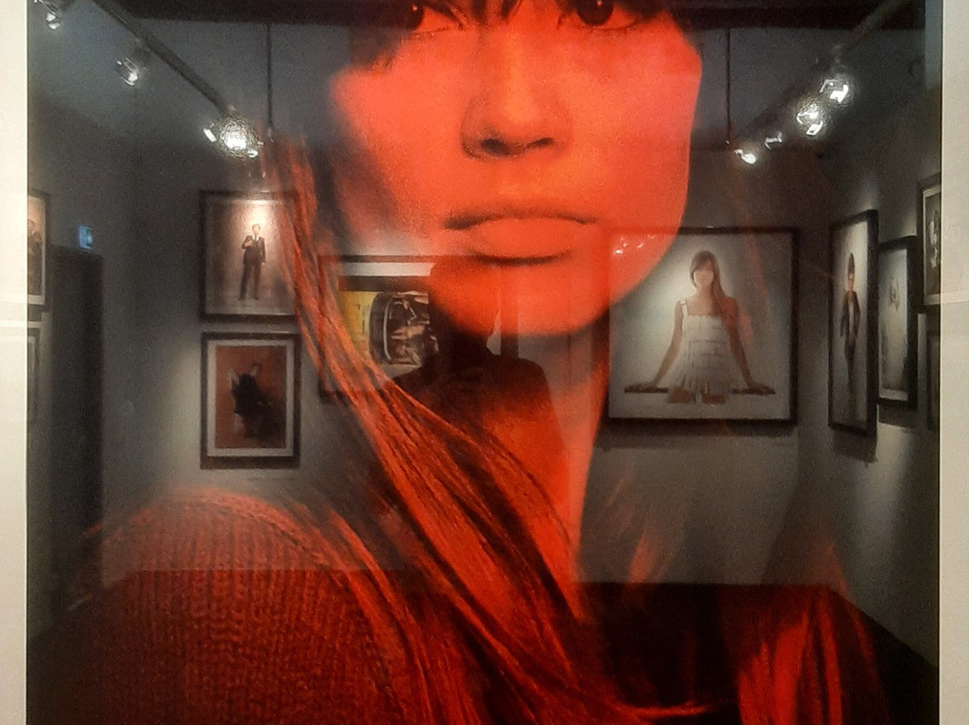 Galerie Jean-Marie Périer-Villeneuve d'Aveyron必去景点