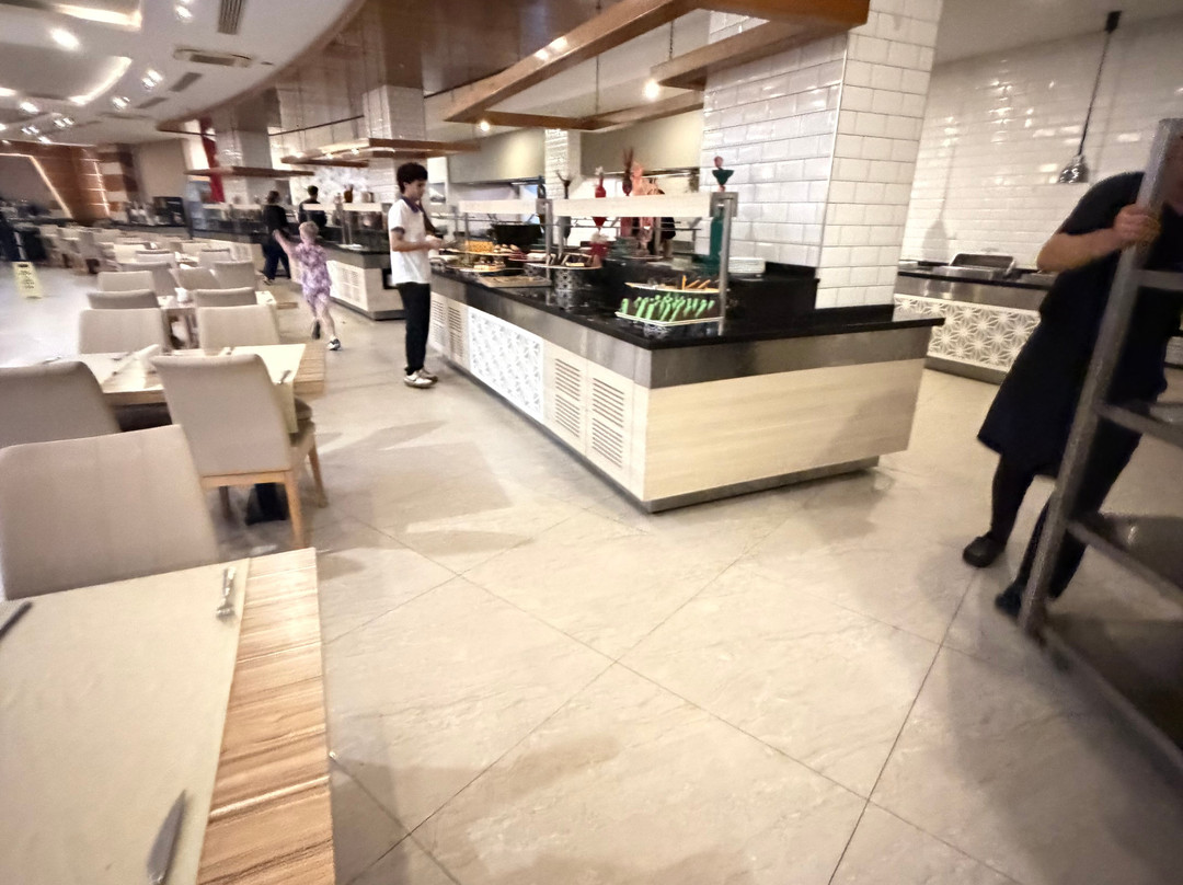 席欧里亚华丽酒店主图