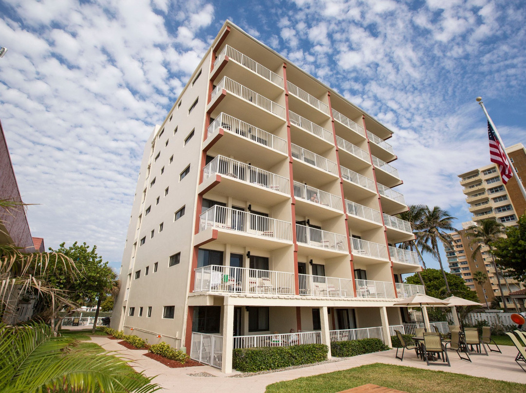 庞帕诺比奇酒店住宿-La Costa Beach Club Resort