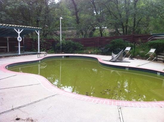 Golden Chain Resort Motel