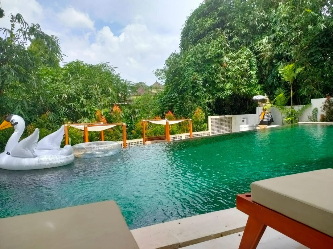 Dinara Ubud