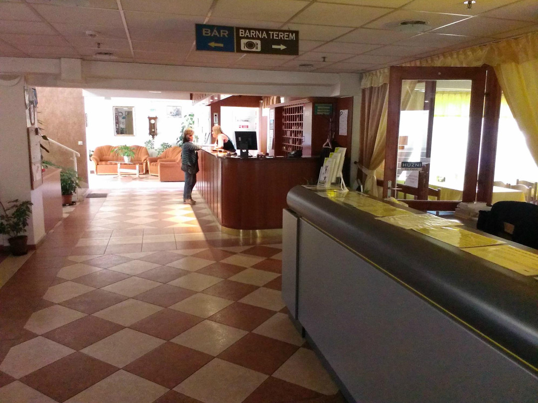 Karoly Hotel