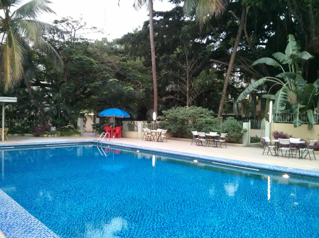 Colonades Hotel