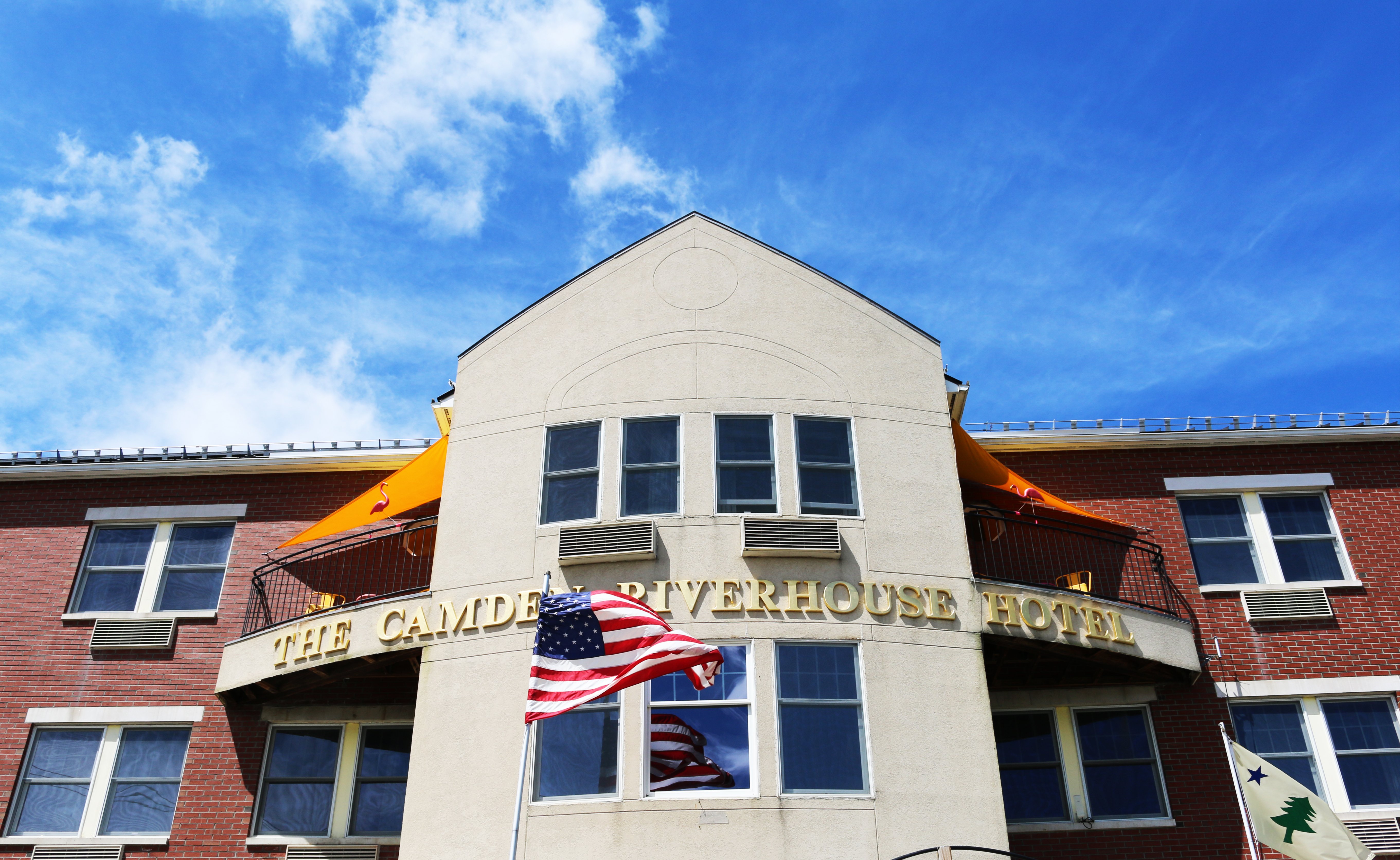 Camden Riverhouse Hotel and Inns-官方