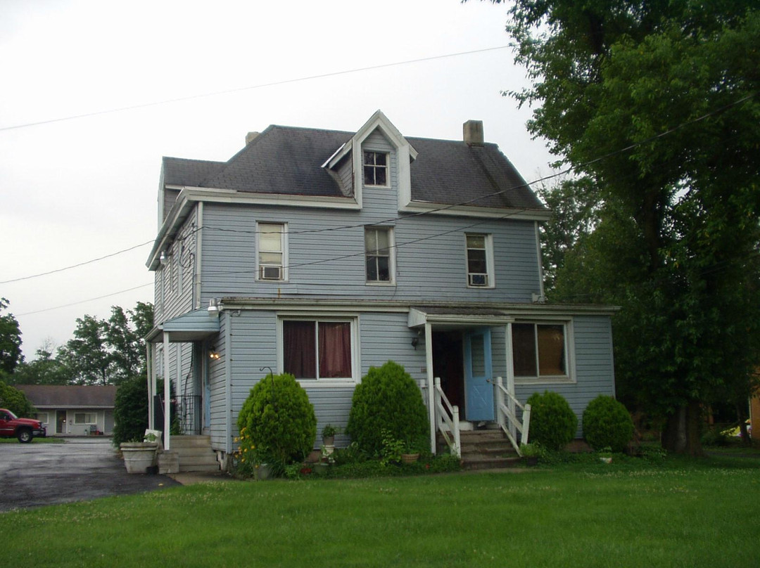 Deck Motel