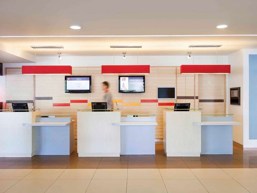 宜必思埃莫西约酒店主图