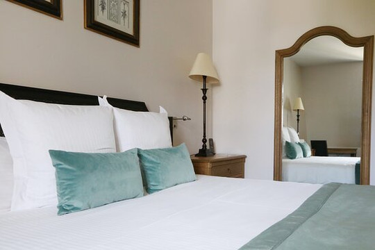 博讷雪松酒店及水疗中心主图