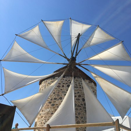 The Antimachia Windmill景点图片