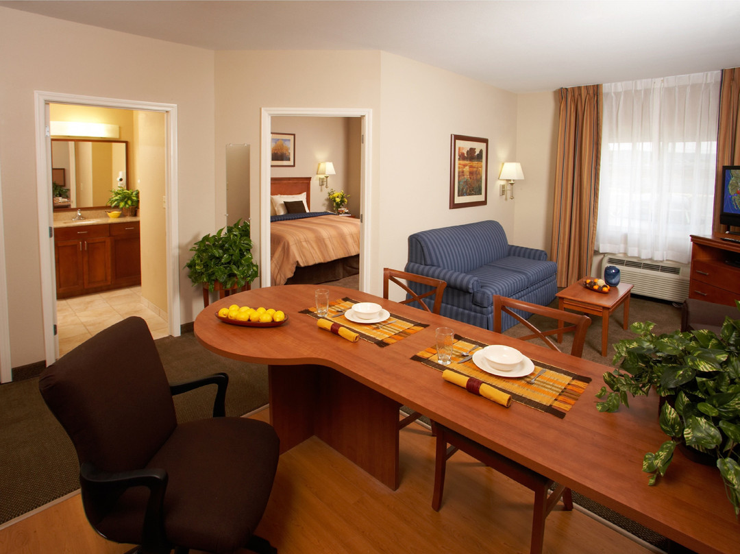 Candlewood Suites 埃文代尔区- 新奥尔良主图