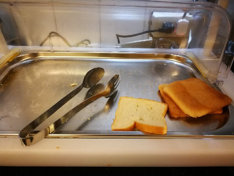 假日皇宫酒店主图