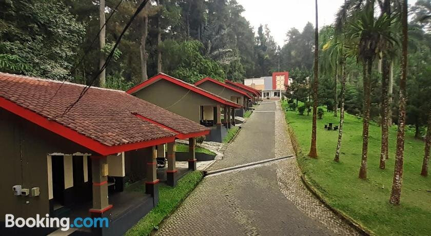 Surya Hotel & Resort Baturraden主图