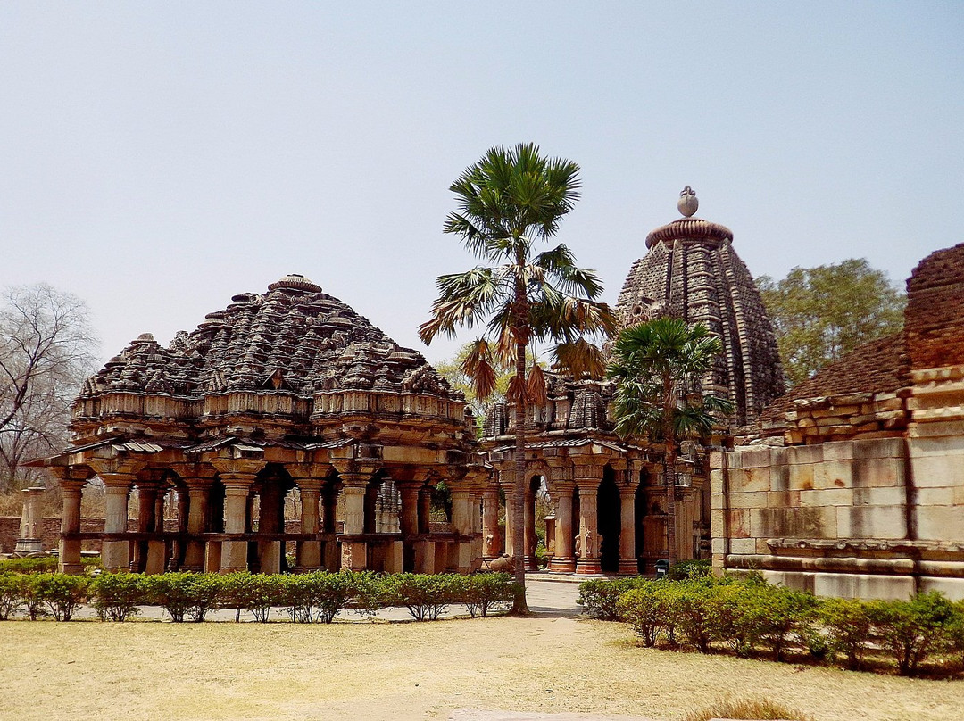 Baroli Temples Complex景点图片