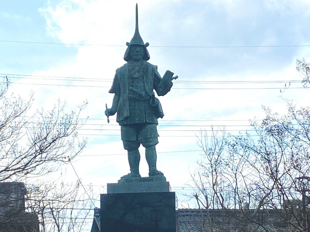 Gamo Ujisato Bronze Statue