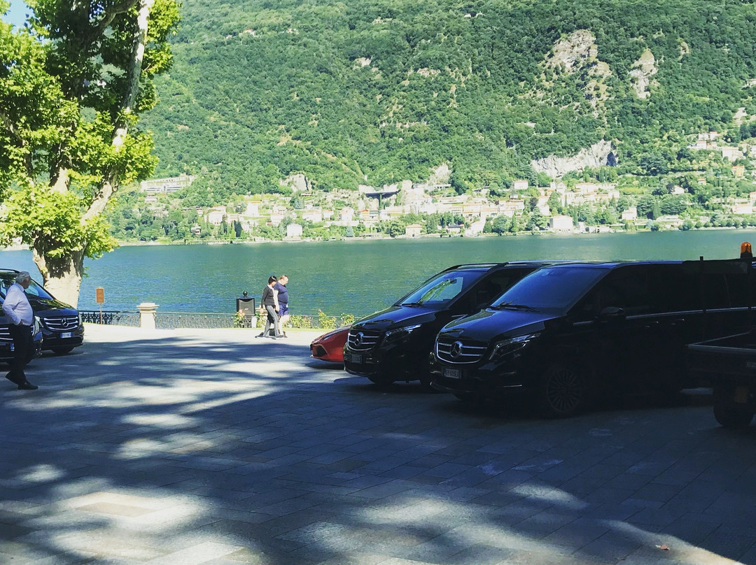 Moving Class Limousine景点图片