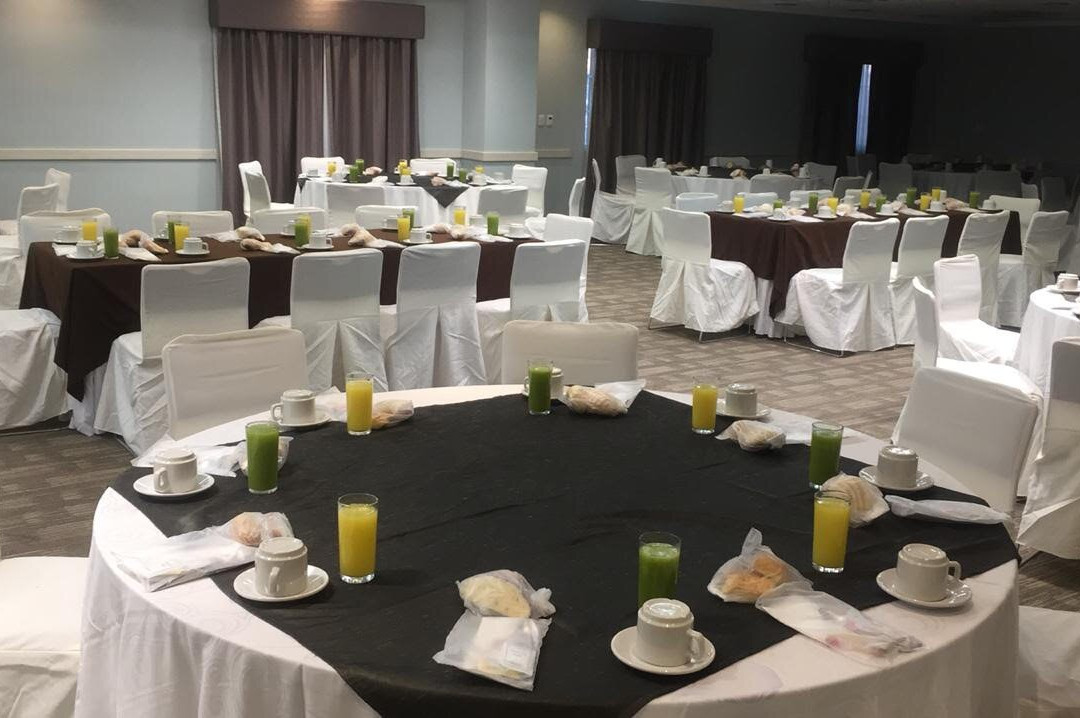 假日酒店度假村主图