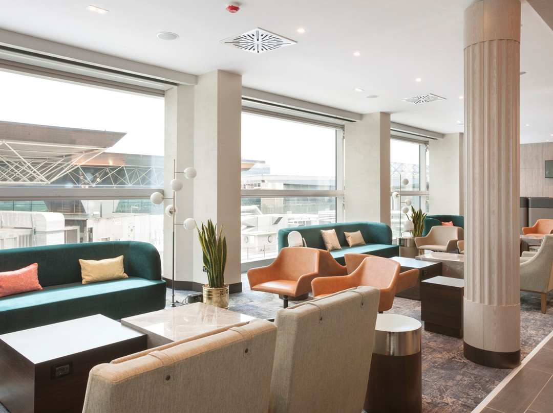 Plaza Premium Lounge (Extra Schengen Area, Departures, Terminal 3)-菲乌米奇诺必去景点