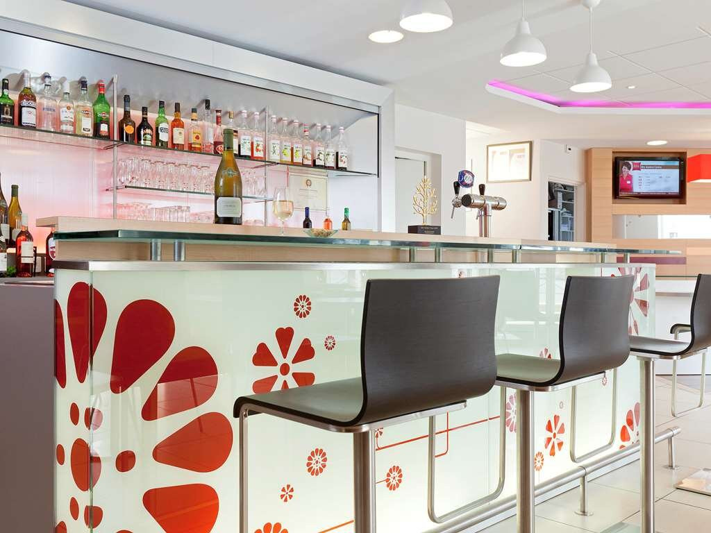 宜必思欧塞尔市中心酒店主图