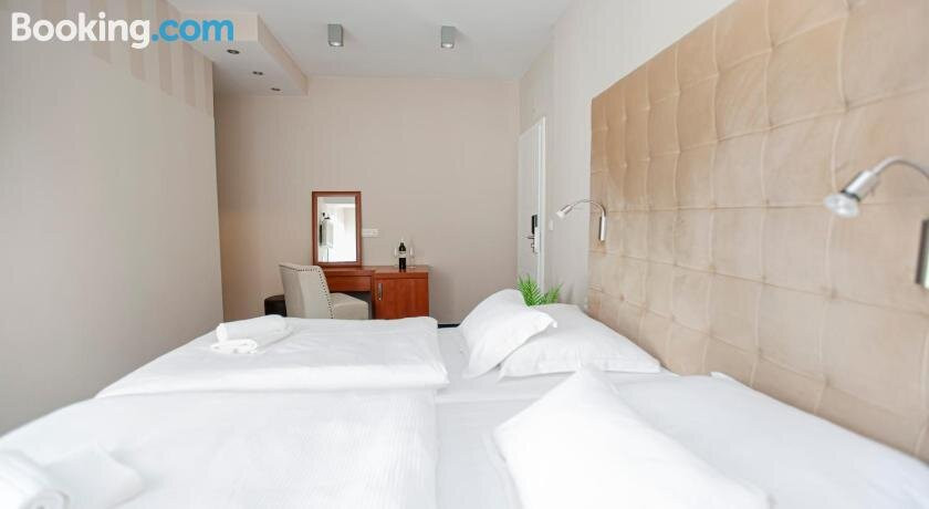 波兹塔纳酒店住宿-Beach Hotel Bozikovina