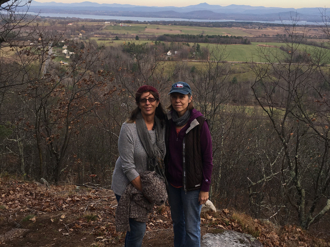 Elizabeth Lee, Outdoor Guide -  Tours-Westport必去景点