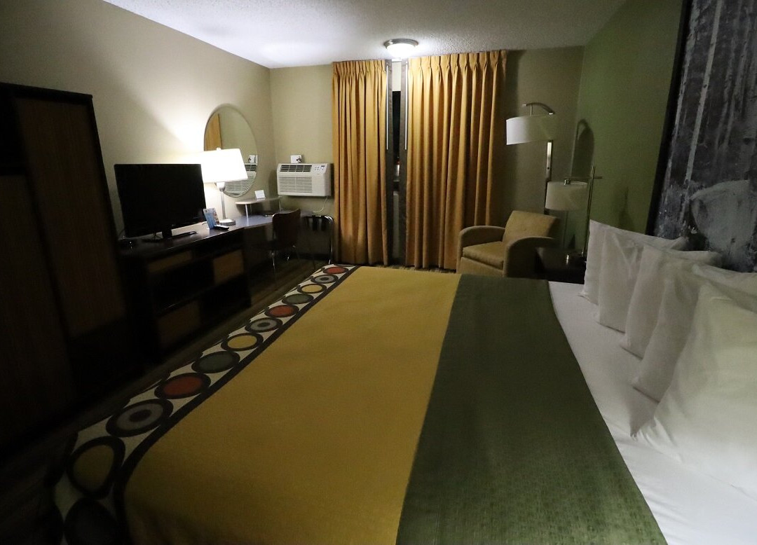 Super 8 by Wyndham Montrose主图