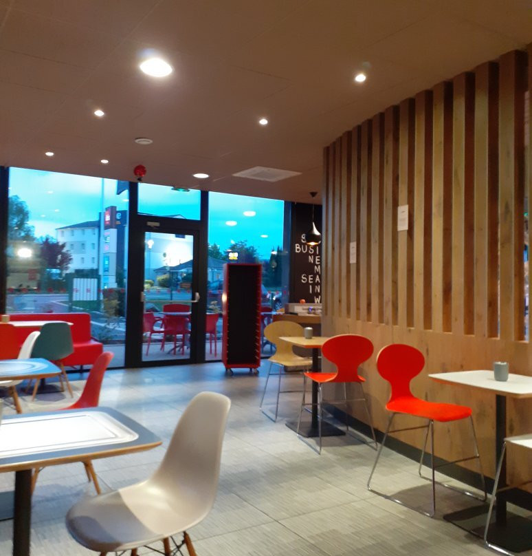 ibis Clermont Ferrand Nord Riom主图