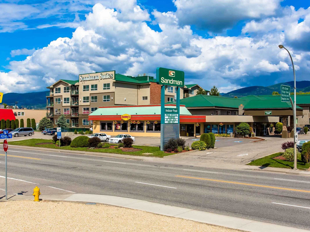 Sandman Hotel & Suites Vernon主图