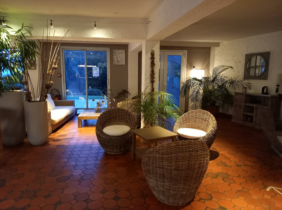 Logis Latitude Ouest Hôtel Rest. & Spa主图