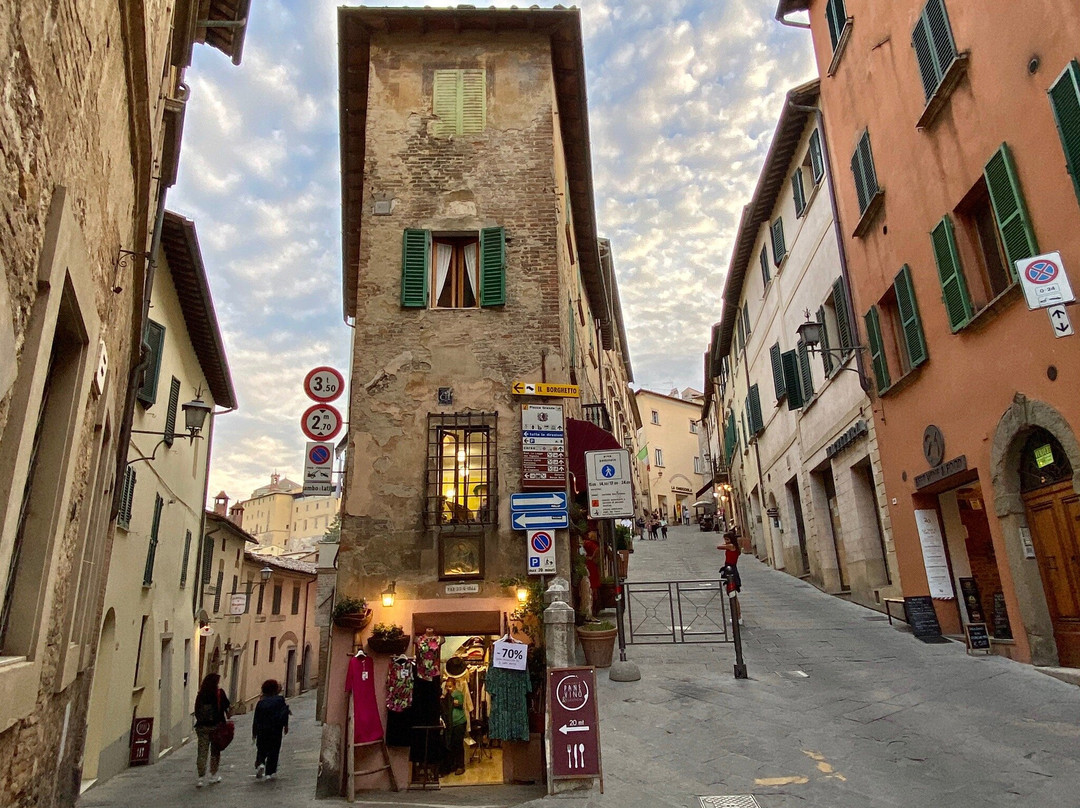Via di Gracciano nel Corso-蒙特普尔恰诺必去景点