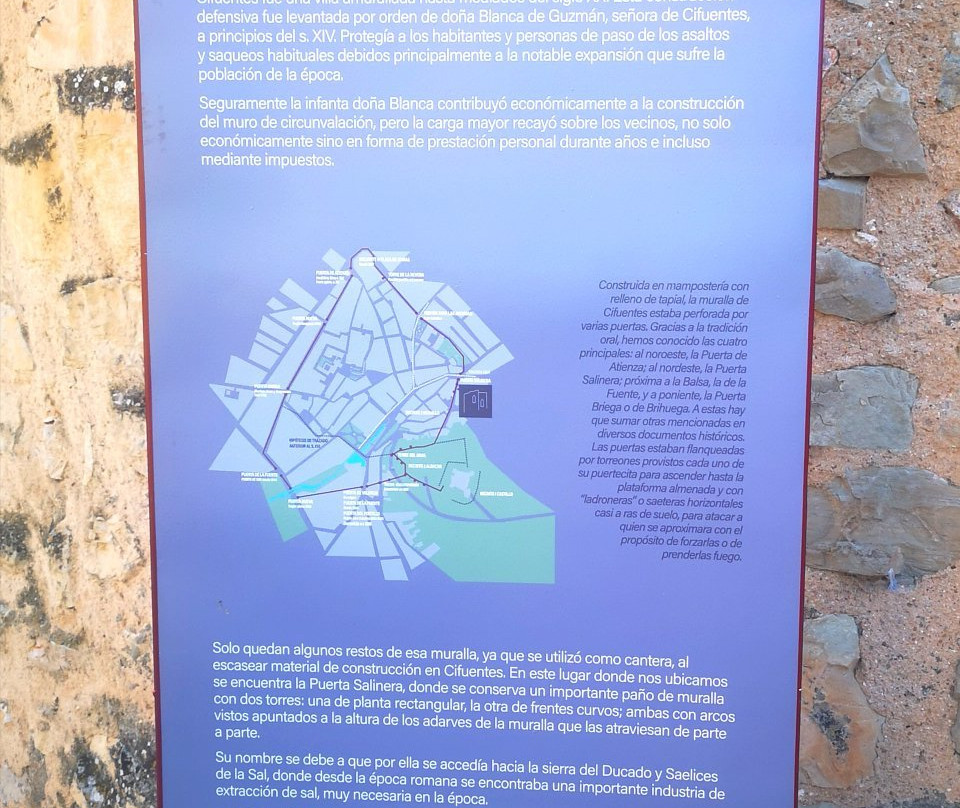 Torreones de la puerta Salinera景点图片