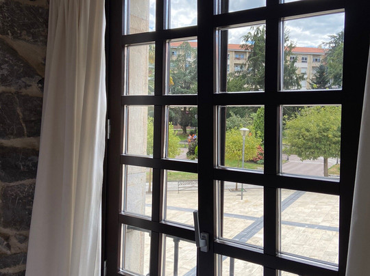 老赌场酒店主图