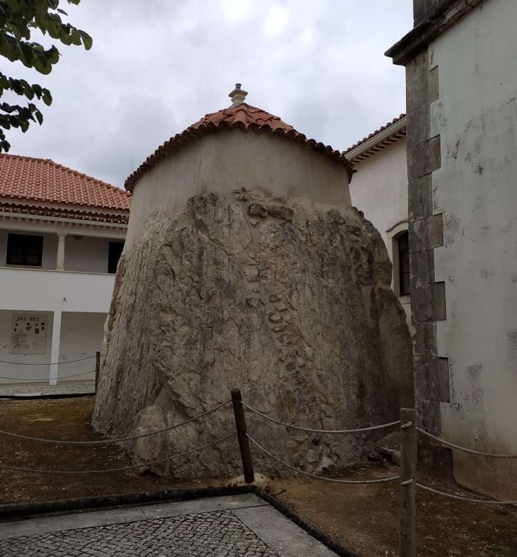 Dolmen of Alcobertas景点图片