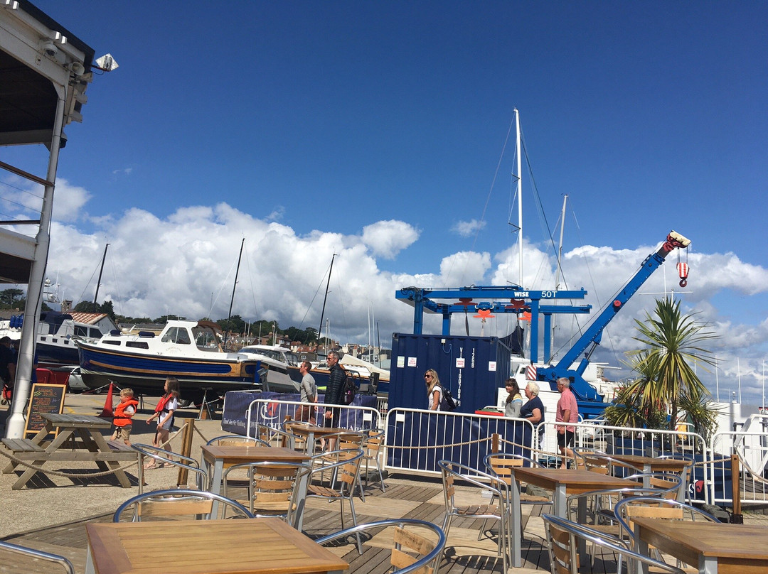 Cowes Yacht Haven-考兹必去景点