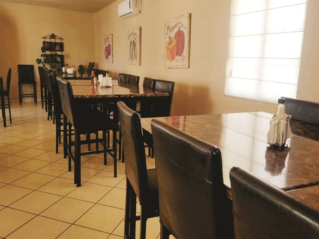 贝斯特韦斯特劳斯马尔套房酒店主图