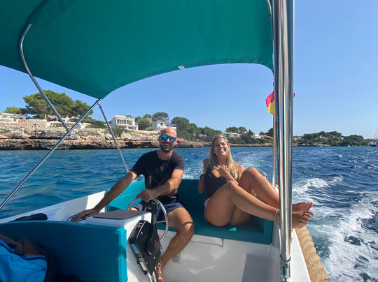 Iguana Boats-米诺卡必去景点