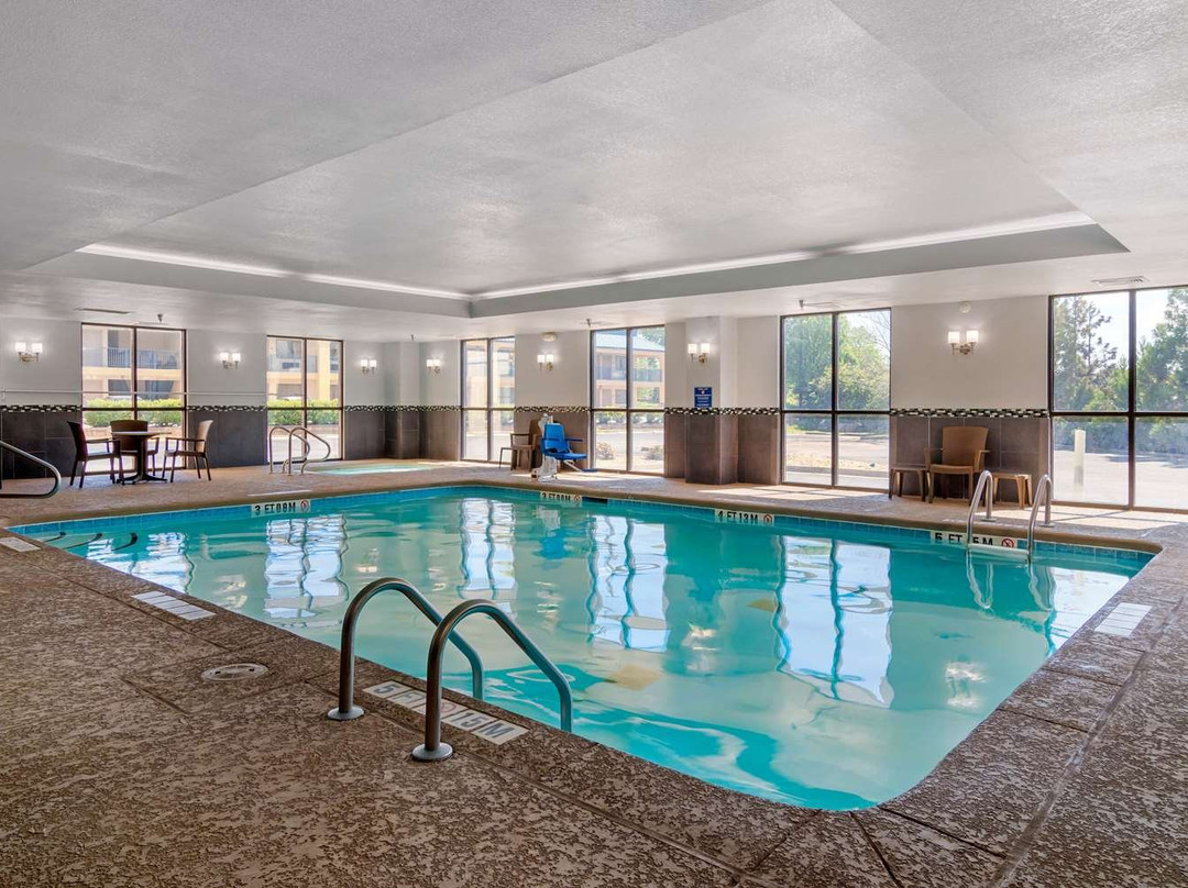 Comfort Suites Byron Warner Robins主图