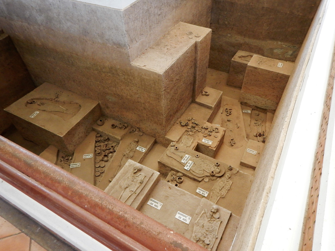 Ban Prasat Archaeological Site景点图片