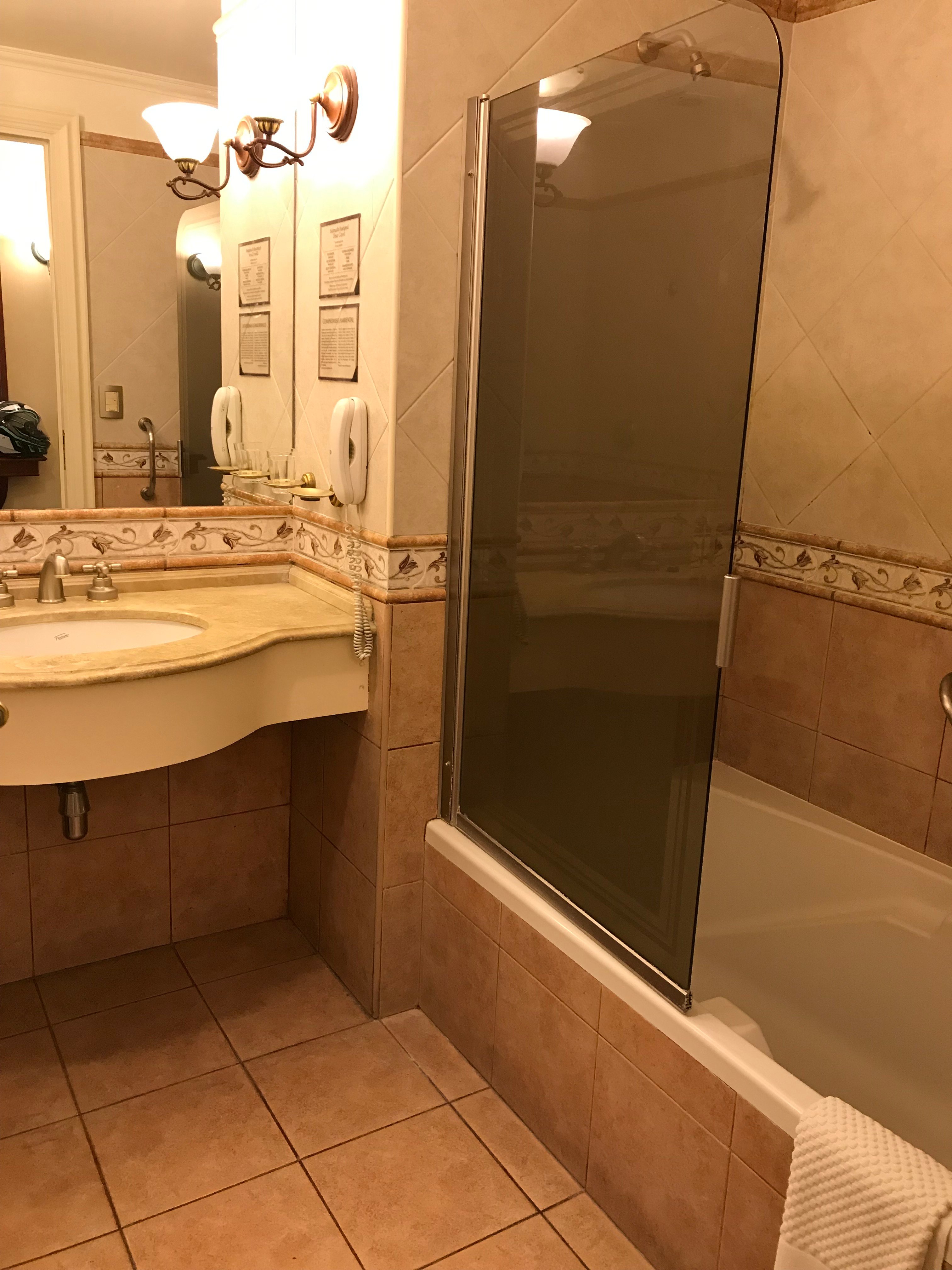 Epic Hotel Villa Mercedes-浴室