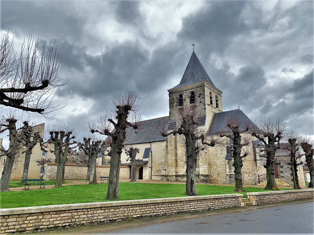 Eglise Saint Pierre et Saint Martial-Sammarcolles必去景点