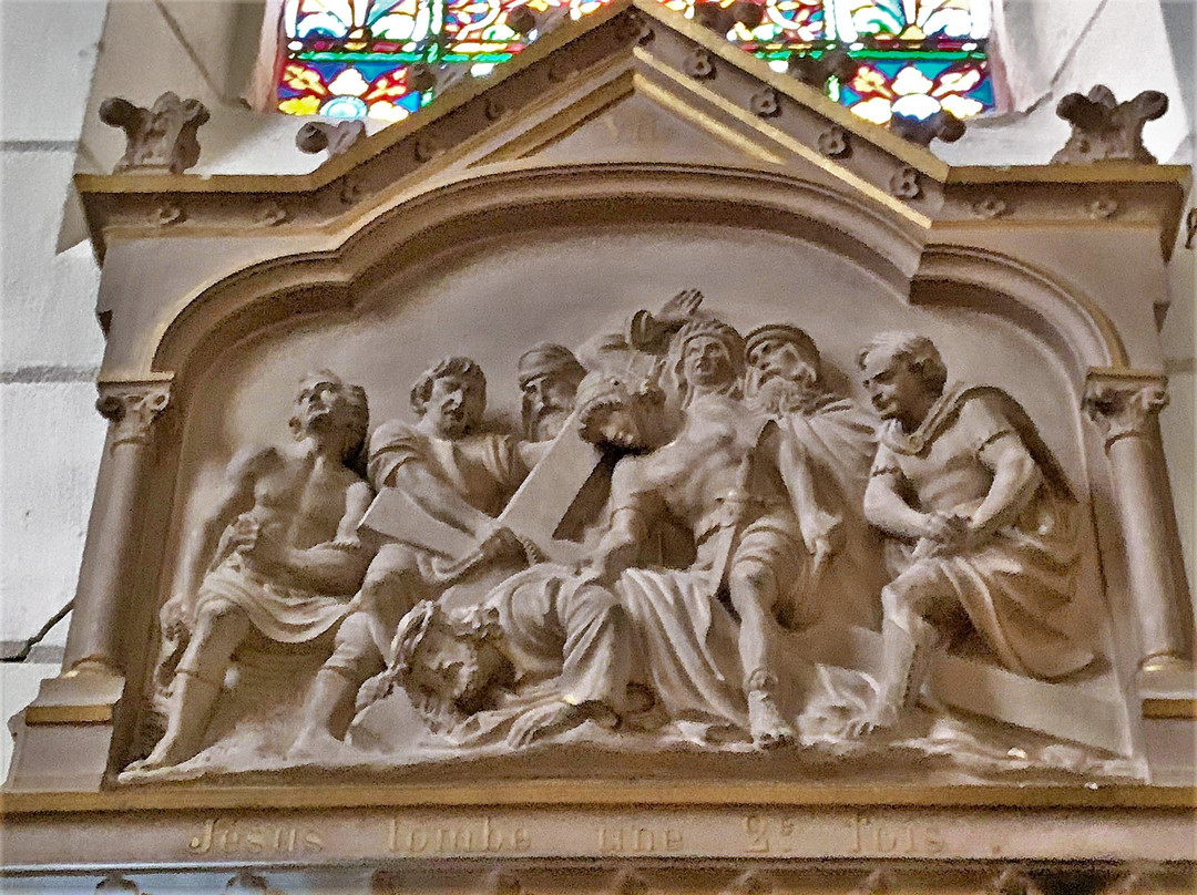 Eglise Saint Maixent-Veigne必去景点