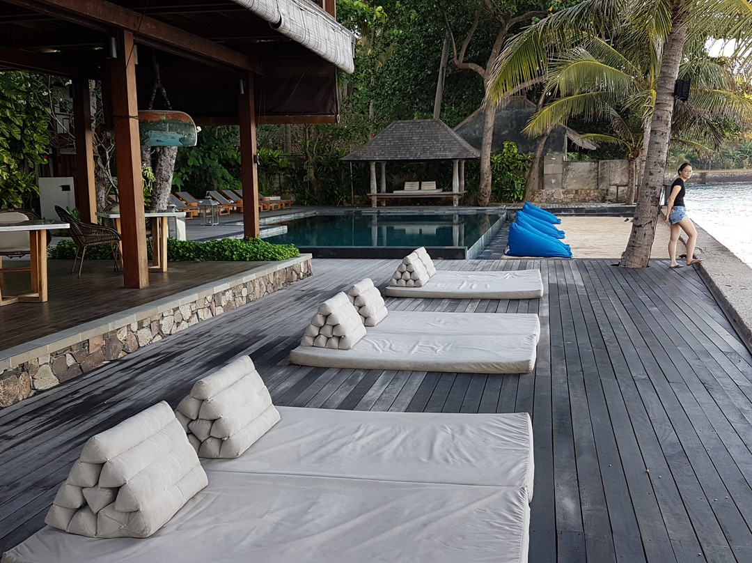 西龙目岛吉瓦三泰别墅主图