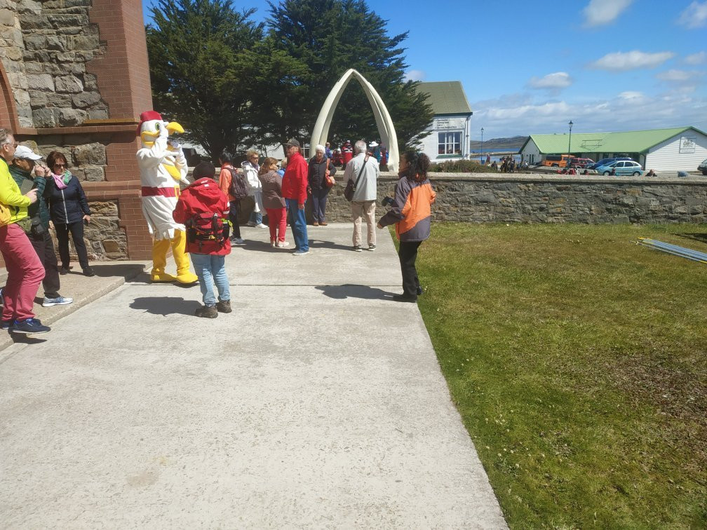 Whalebone Arch-Stanley必去景点