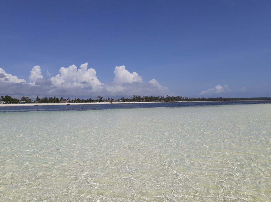 乌罗湾海滩度假酒店主图