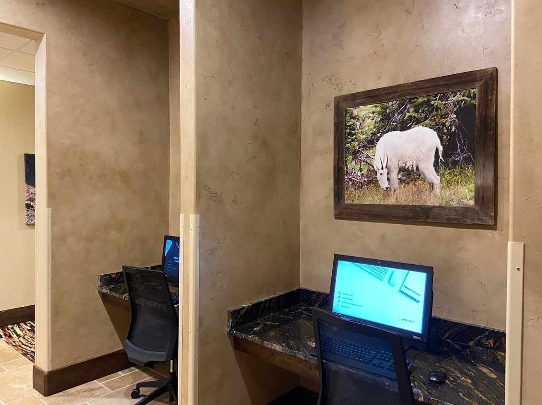 Glacier International Lodge主图