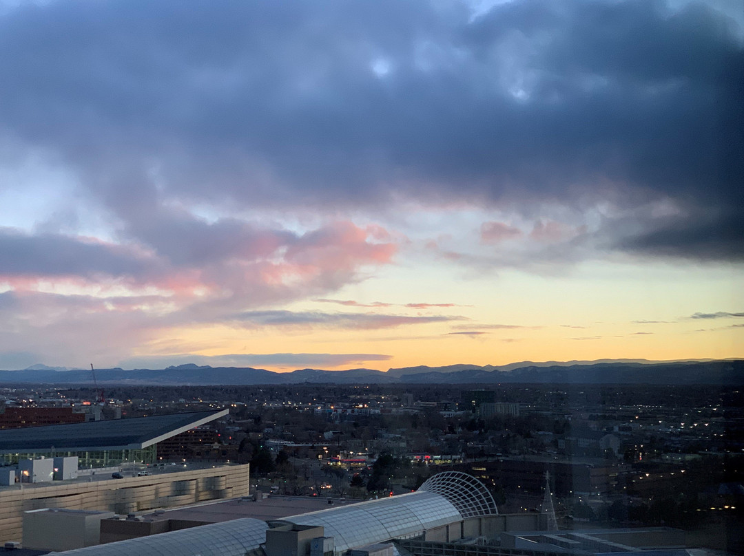 丹佛四季酒店主图